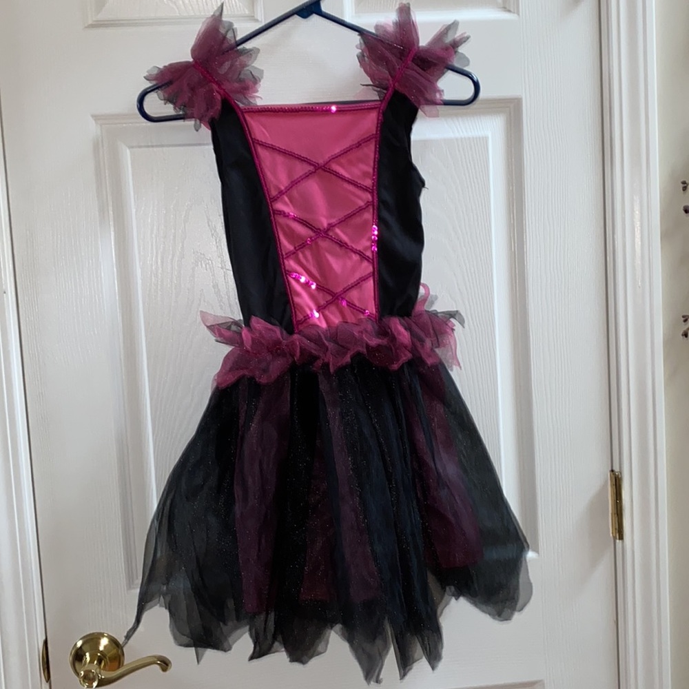 Girls Sweetie Cat Costume. size M (8-10)